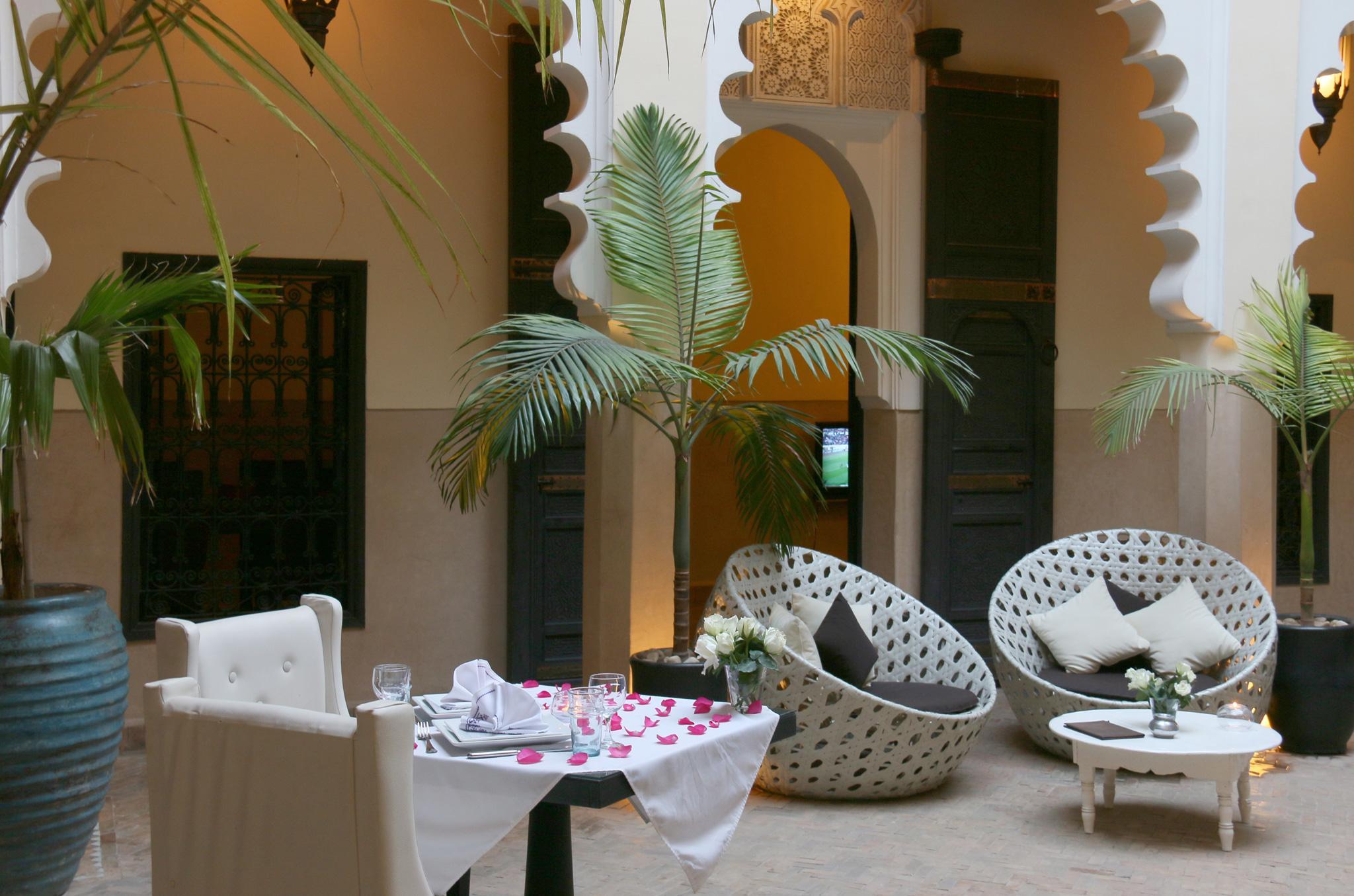 Ambre Epices Medina Riad Marrakesch Exterior foto The hotel's courtyard