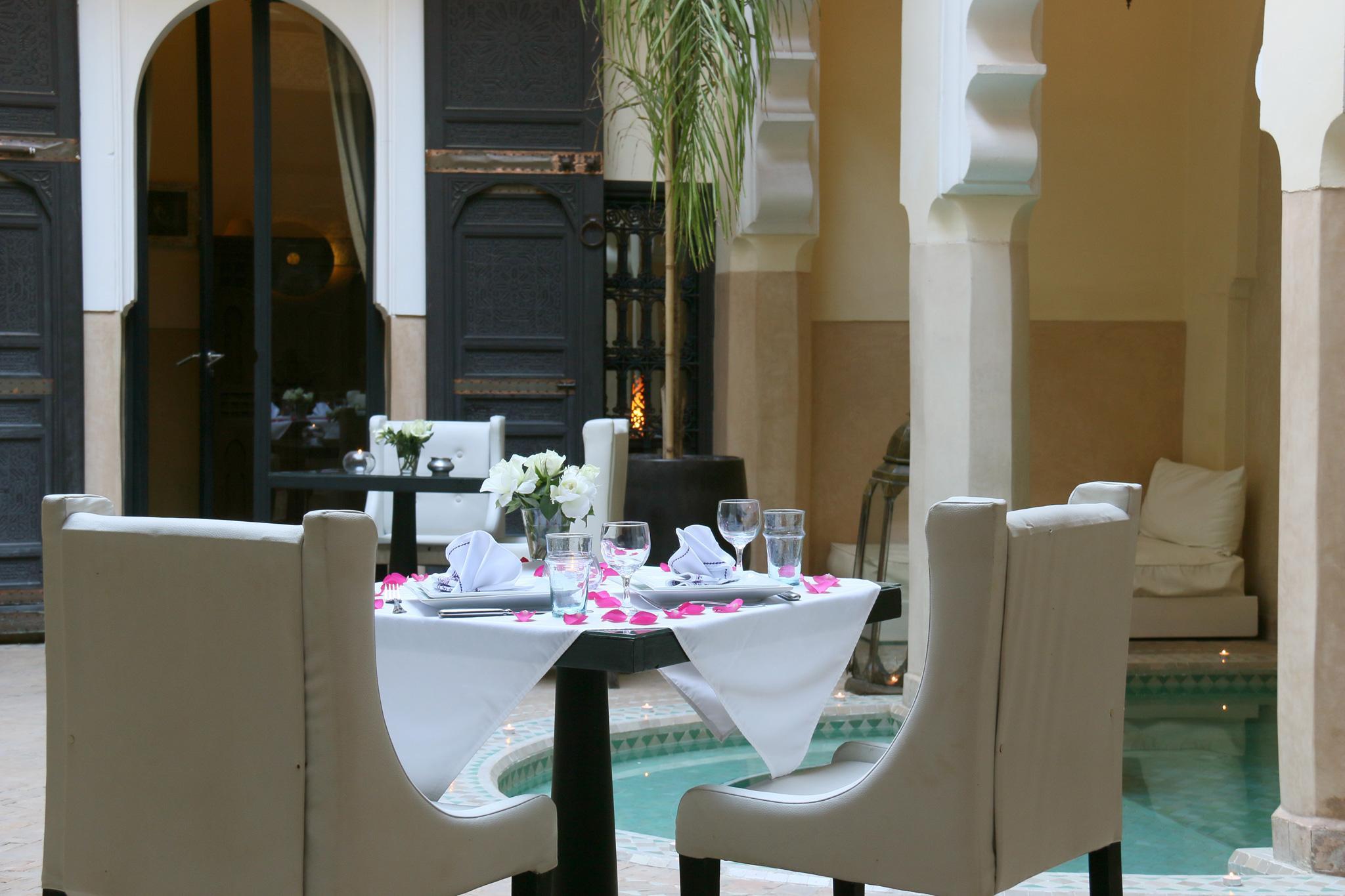 Ambre Epices Medina Riad Marrakesch Exterior foto The hotel's pool