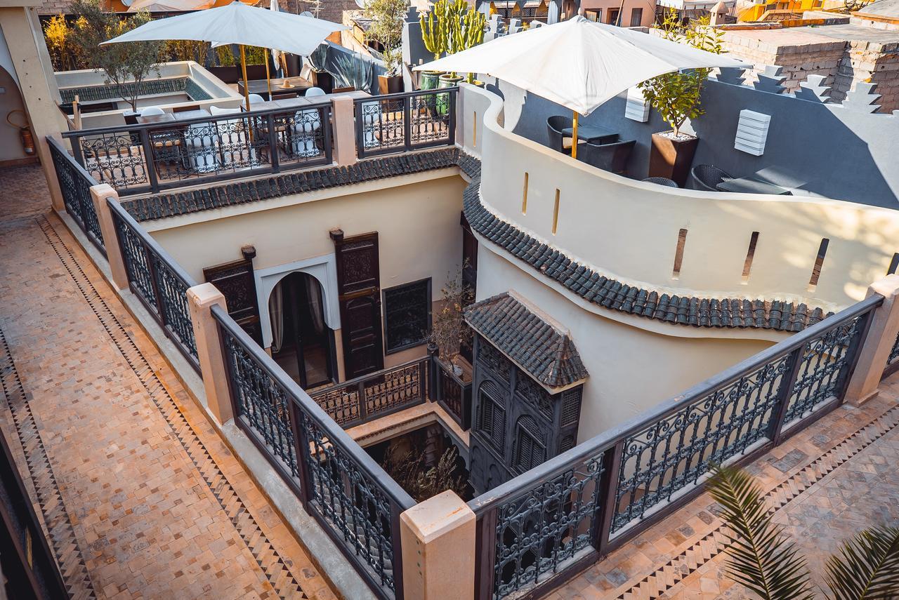Ambre Epices Medina Riad Marrakesch Exterior foto The courtyard of the Riad